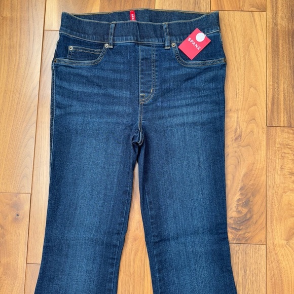 NWT Spanx pull-on flare jeans S petite in midnight shade - Picture 8 of 15
